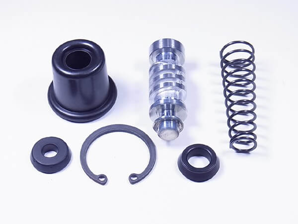 Kit réparation maitre cylindre arrière moto pour GSX 1100 F (88-94) - MSR-303