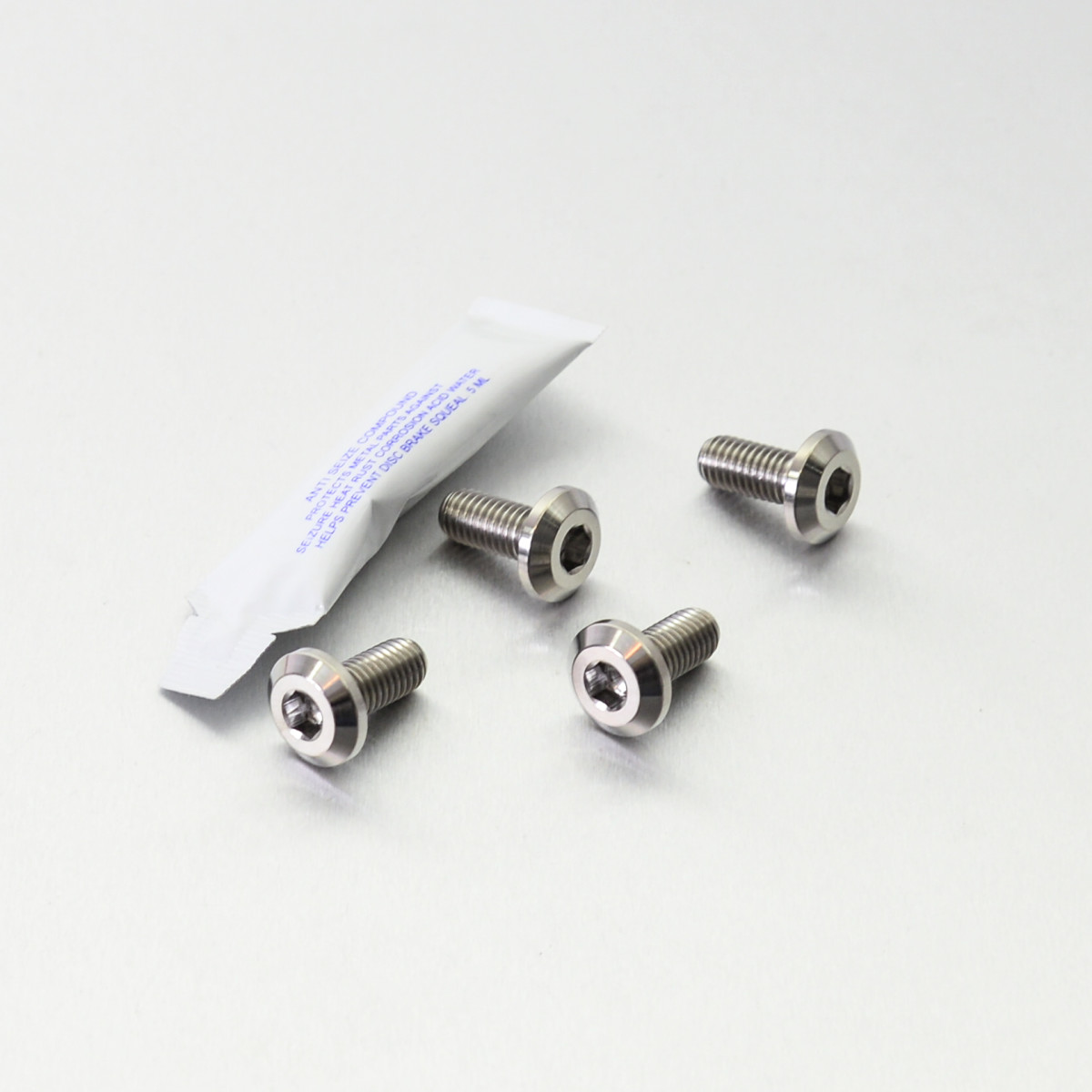 Kit visserie disque de frein arrière Titane Pro Bolt pour Tiger 1050 (07-14)