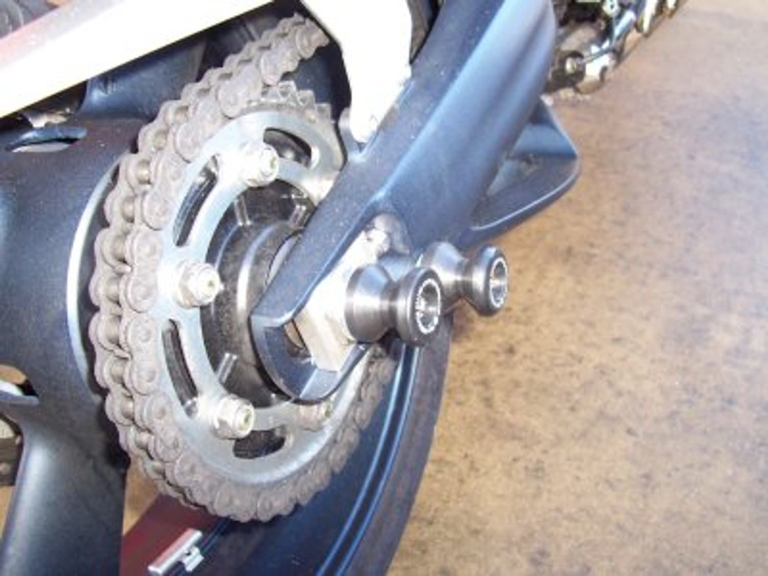 Roulettes de Bras Oscillant R&G pour MT 01 (05-13) - SS0015BK