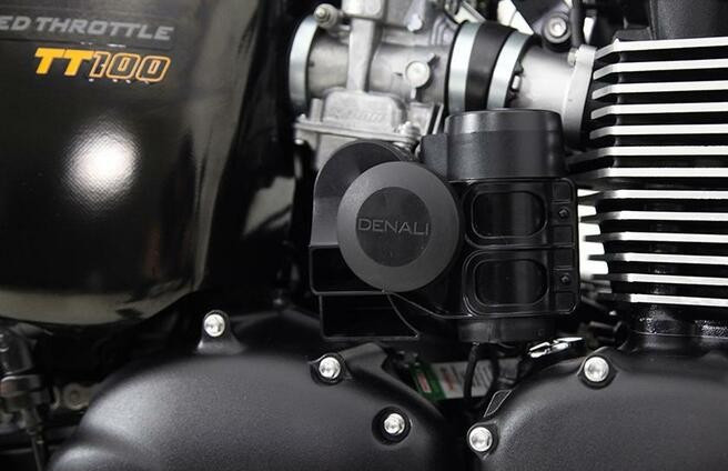 Support de klaxon DENALI SoundBomb pour Triumph 865 Thruxton (04-16)