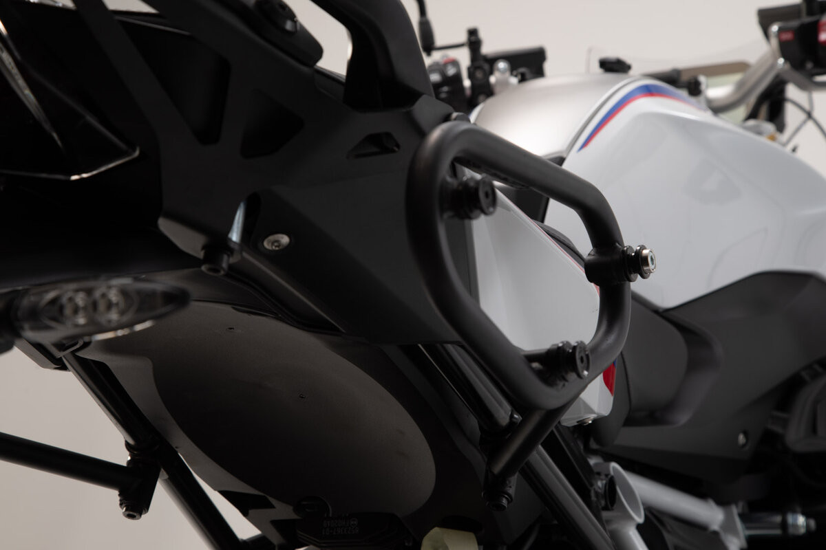 Support latéral SLC SW-Motech droit pour BMW R1250 RS (18-24) HTA.07.913.11001