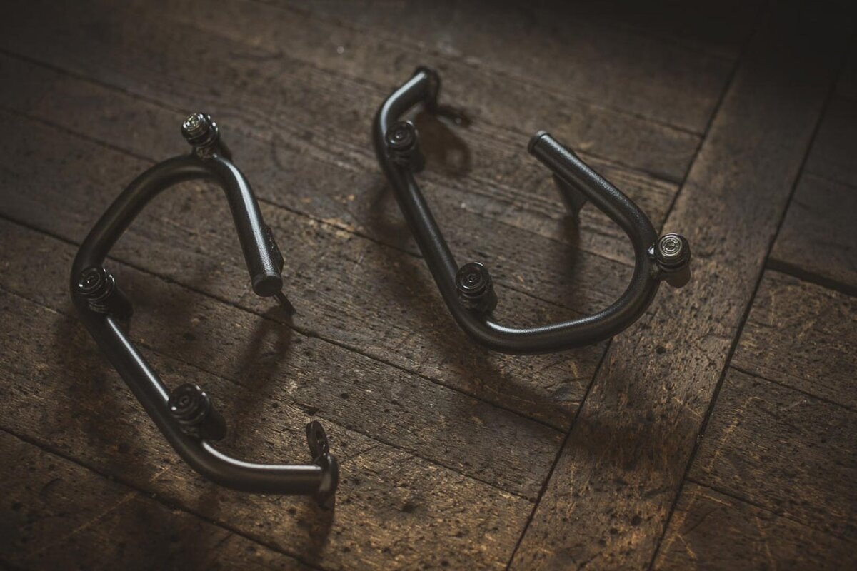 Support latéral SLC SW-Motech gauche pour Ducati Scrambler Sixty2 (15-22) HTA.22.577.10003