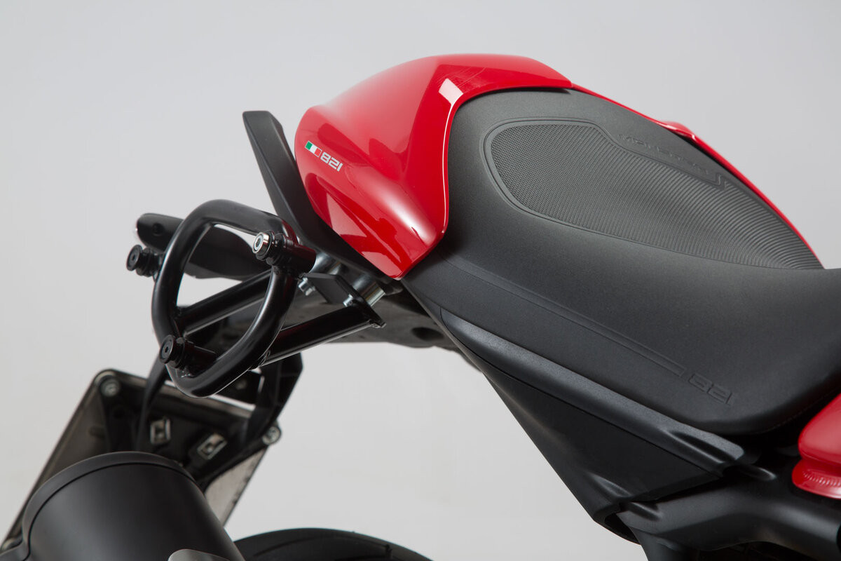 Support latéral SLC SW-Motech droit pour Ducati Monster 1200 (14-16)