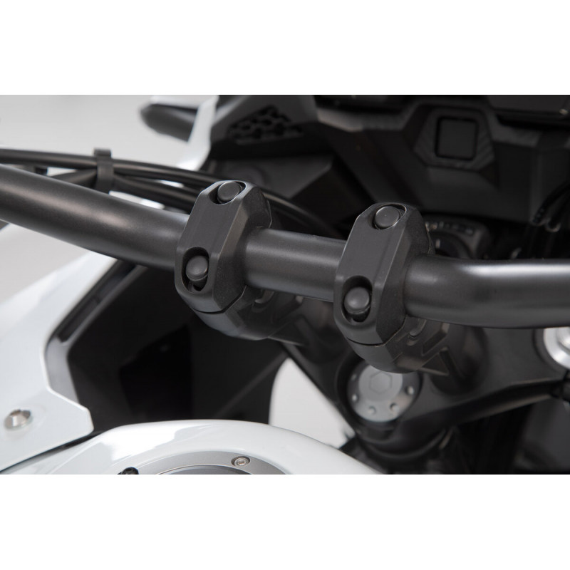Rehausseur de guidon 20 - 30 mm SW-Motech pour guidon - 28 mm - Modèle Reconditionné LEH.00.039.24100.30/B Rehausseur de guidon 20 - 30 mm SW-Motech pour guidon - 28 mm - Modèle Reconditionné LEH.00.039.24100.30/B