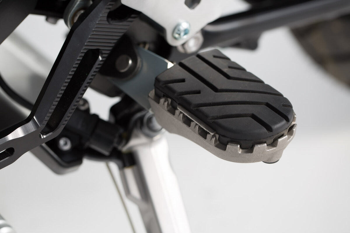 Repose Pieds SW-Motech ION pour 1200 Scrambler XE et XC (18-20) FRS.11.011.10103/S