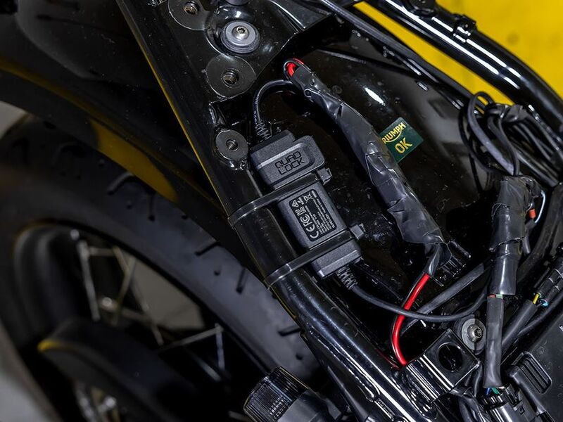 Adaptateur Étanche 12V vers USB Quad Lock