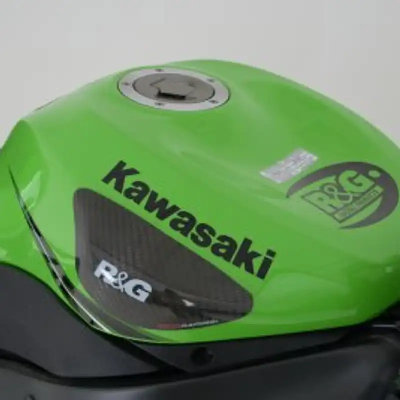 Sliders de réservoir Carbone R&G pour Kawasaki ZX10R (08-10) Sliders de réservoir Carbone R&G pour Kawasaki ZX10R (08-10)
