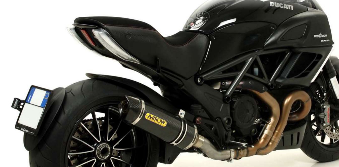Silencieux "Homologué" ARROW Race-Tech pour Diavel 1200 (11-16)