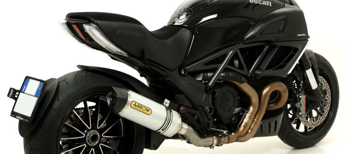 Silencieux "Homologué" ARROW Race-Tech pour Diavel 1200 (11-16)