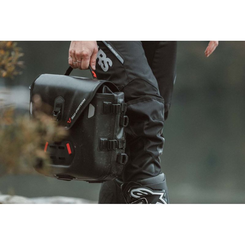 Sacoche Sysbag 12-6 L avec platine d'adaptation droite SW-Motech BC.SYS.00.004.12000R Sacoche Sysbag 12-6 L avec platine d'adaptation droite SW-Motech BC.SYS.00.004.12000R