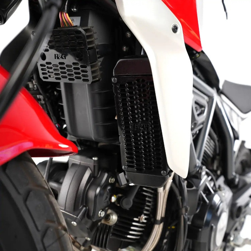Protection de Radiateur d'Huile PRO Alu Noir R&G pour Scrambler 800 (16-24) - OCG0054PROBK Protection de Radiateur d'Huile PRO Alu Noir R&G pour Scrambler 800 (16-24) - OCG0054PROBK