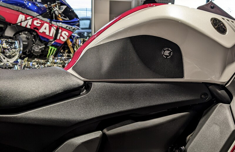 Grip de réservoir R&G Eazi Grip Pro pour YZF-R7 (22-24) PRO945