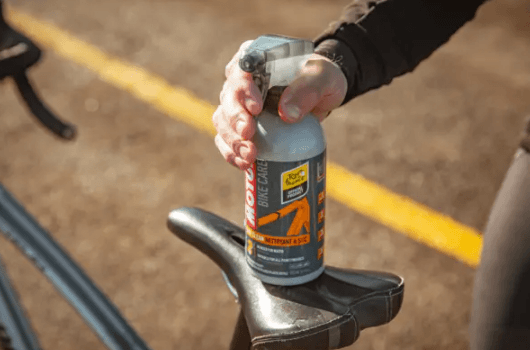 Motul Dry Clean Nettoyant Sec Vélo - 500 ml