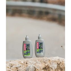 Motul Lube Dry Graisse Chaîne Vélo - 100 ml
