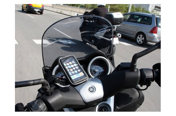 Support Smartphone Moto Étanche Shad Fixation au Guidon, dimension écran 3.8" 6x12cm