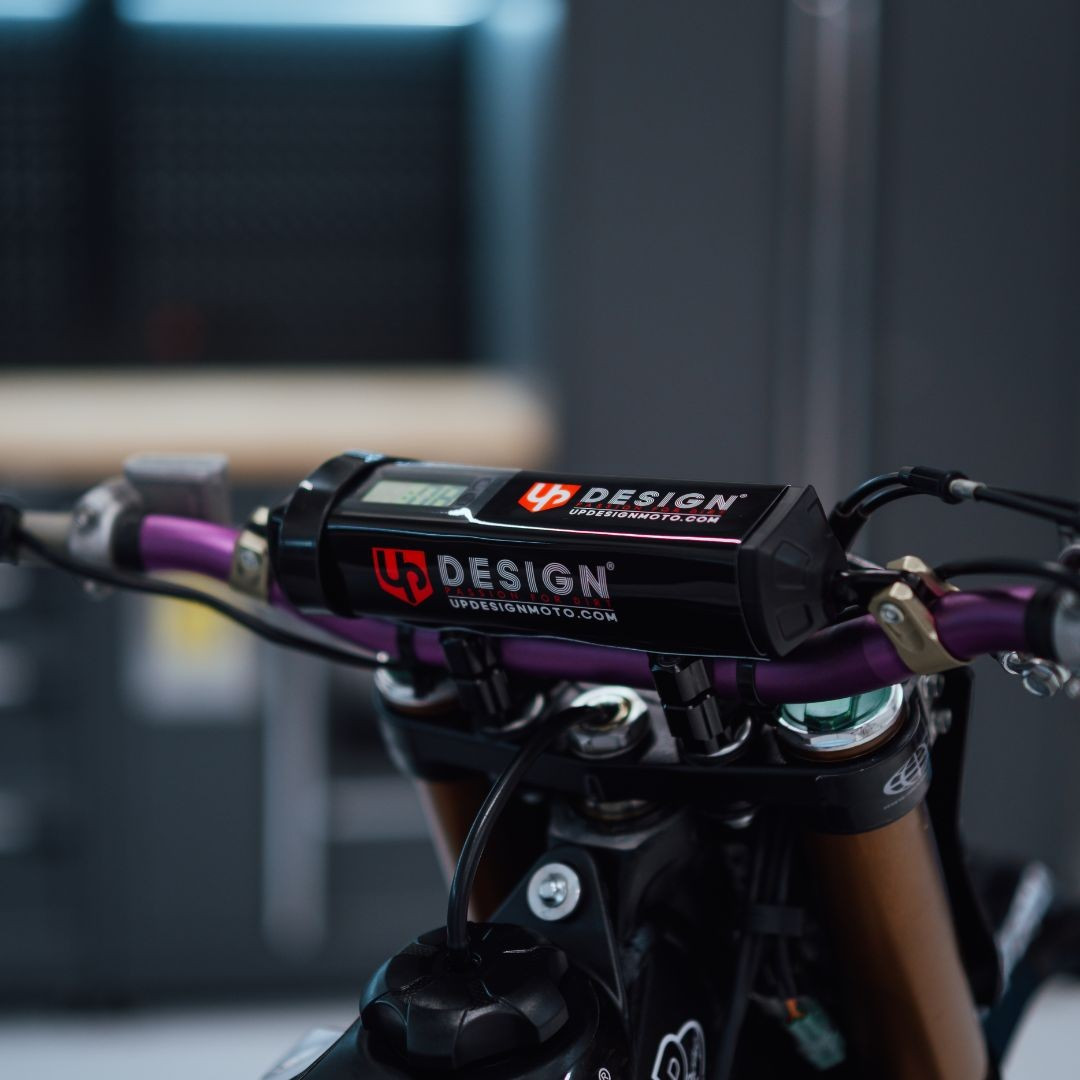 Mousse de Guidon Cylindrique Noire UP Horloge Intégré