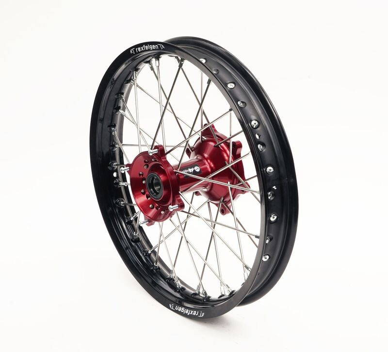 Roue Arrière Complète Moyeu Rouge RFX MX 18x2,15 pour Fantic XXF 250 (22-26) - FXWH 40022 55RD