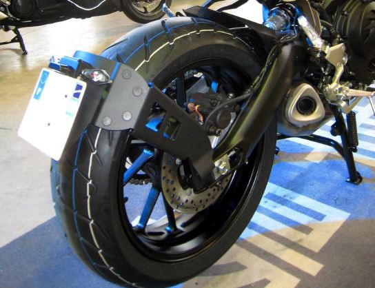 Support de Plaque Moto Déporté Access Design pour Yamaha MT-09 (14-16) 