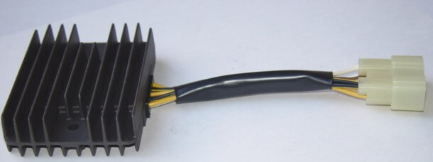 Redresseur / Régulateur Moto pour ZX9R Ninja (98-99) - RGU-414