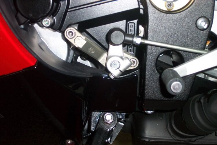 Support de sélecteur Gilles Tooling pour Suzuki GSX-R 1000 (07-08)