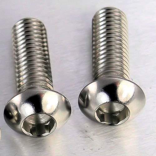 Kit visserie disque de frein avant Titane Pro Bolt pour F 800 S (06-09)