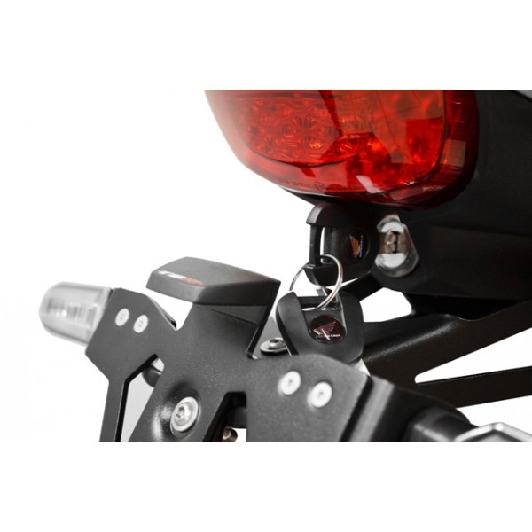 Support de plaque Top Block pour CB 125 R (18-21)