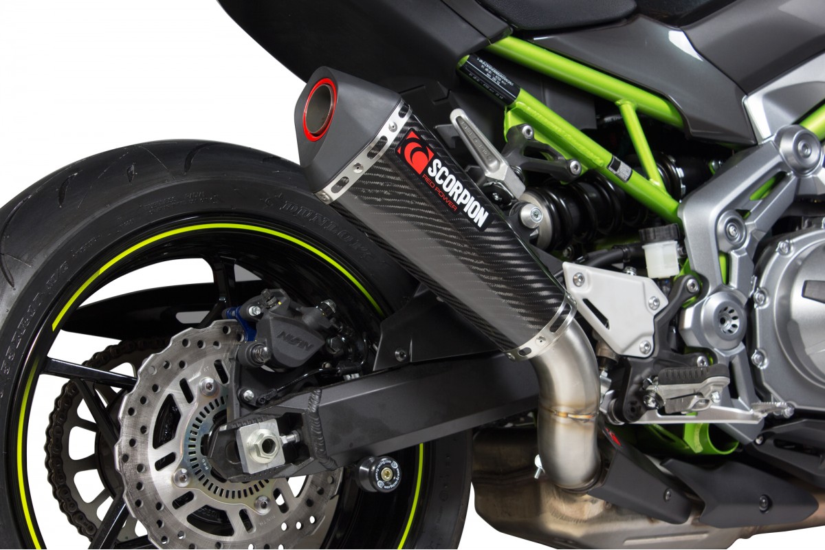 Silencieux d'échappement Moto Scorpion Serket Carbone pour Kawasaki Z900 (17-19)