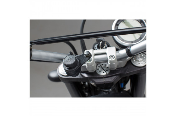 Patte de Fixation SW-Motech M10 pour Prise Allume-Cigare EMA.00.107.12400