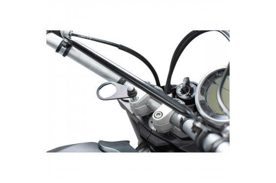 Patte de Fixation SW-Motech M10 pour Prise Allume-Cigare EMA.00.107.12400