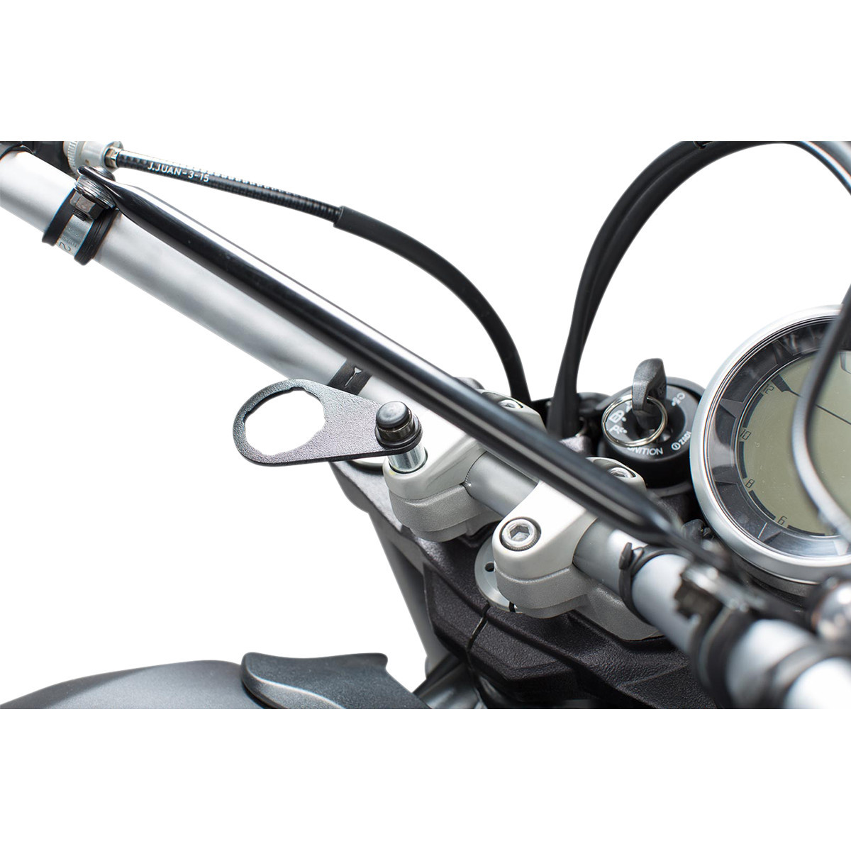 Patte de Fixation SW-Motech M10 pour Prise Allume-Cigare EMA.00.107.12400