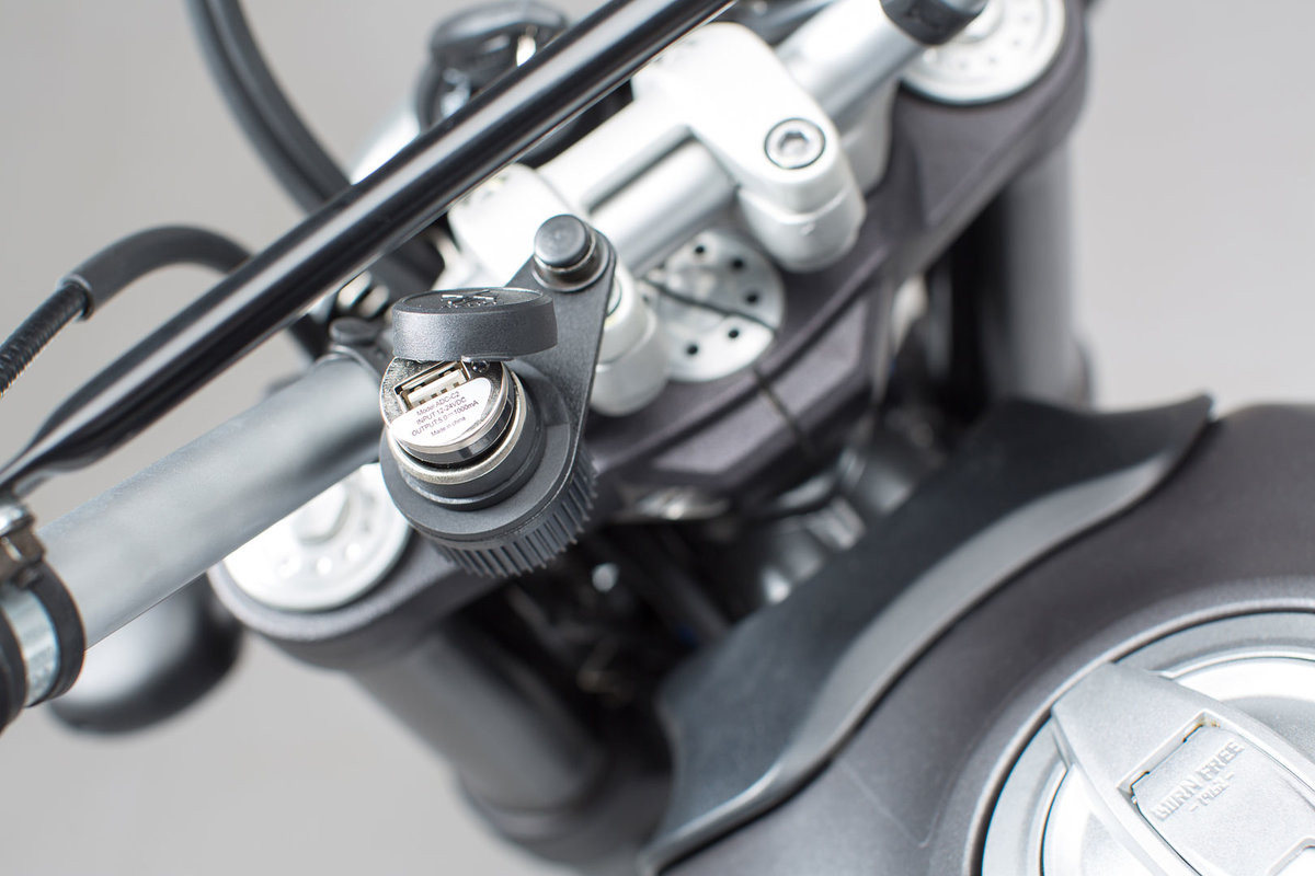 Kit Prise Allume-Cigare Double Usb SW-Motech avec Faisceau & Fixation EMA.00.107.20001/B