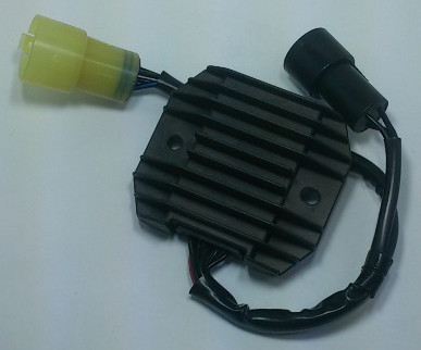 Redresseur / Régulateur Moto Tourmax pour Kawasaki ZX6R et RR (03-04) - RGU-419