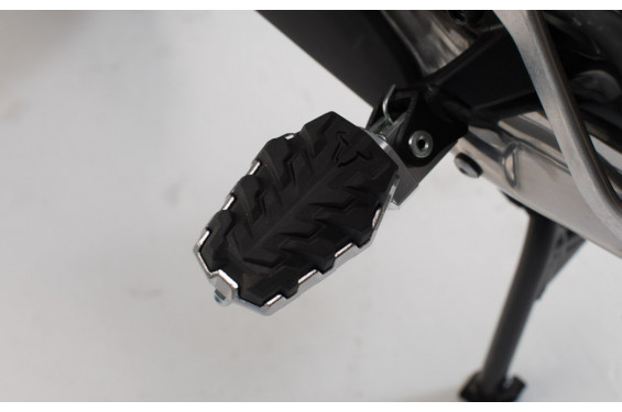 Repose Pieds EVO SW-Motech pour Tiger 1050 (06-12) Tiger Sport 1050 (13-18) FRS.11.112.10001 Repose Pieds EVO SW-Motech pour Tiger 1050 (06-12) Tiger Sport 1050 (13-18) FRS.11.112.10001