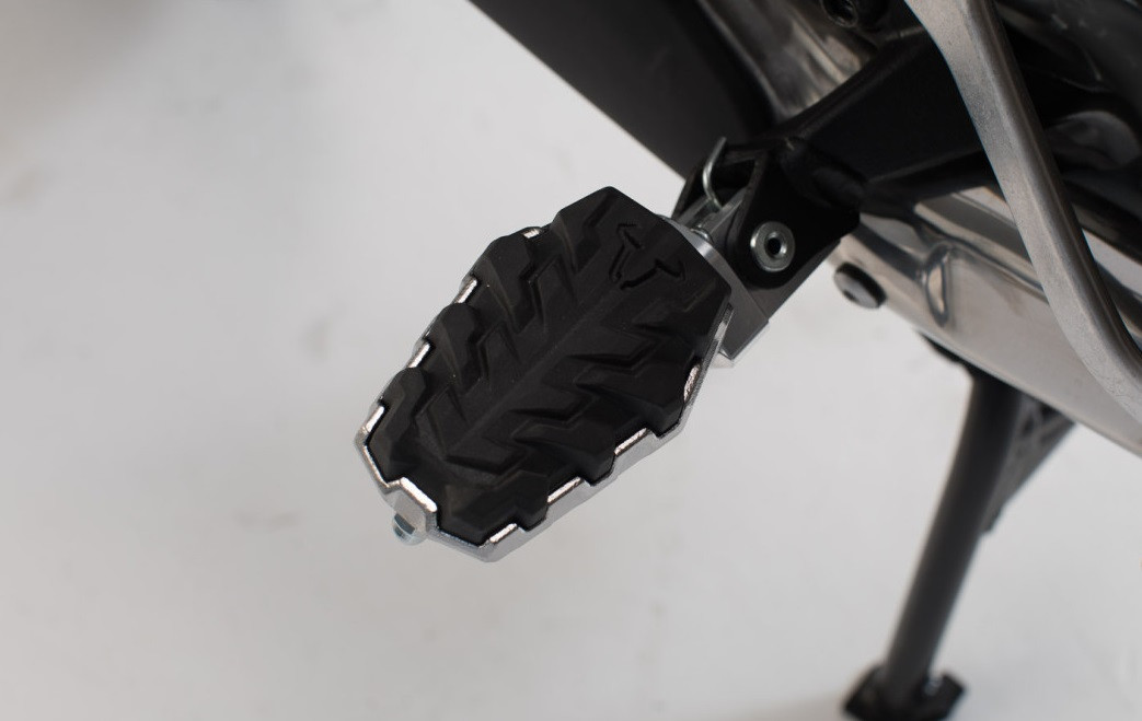 Repose Pieds EVO SW-Motech pour Tiger 1050 (06-12) Tiger Sport 1050 (13-18) FRS.11.112.10001