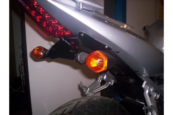 Support de Plaque R&G pour Suzuki SV 1000 N / S (03-09) - LP0010BK Support de Plaque R&G pour Suzuki SV 1000 N / S (03-09) - LP0010BK