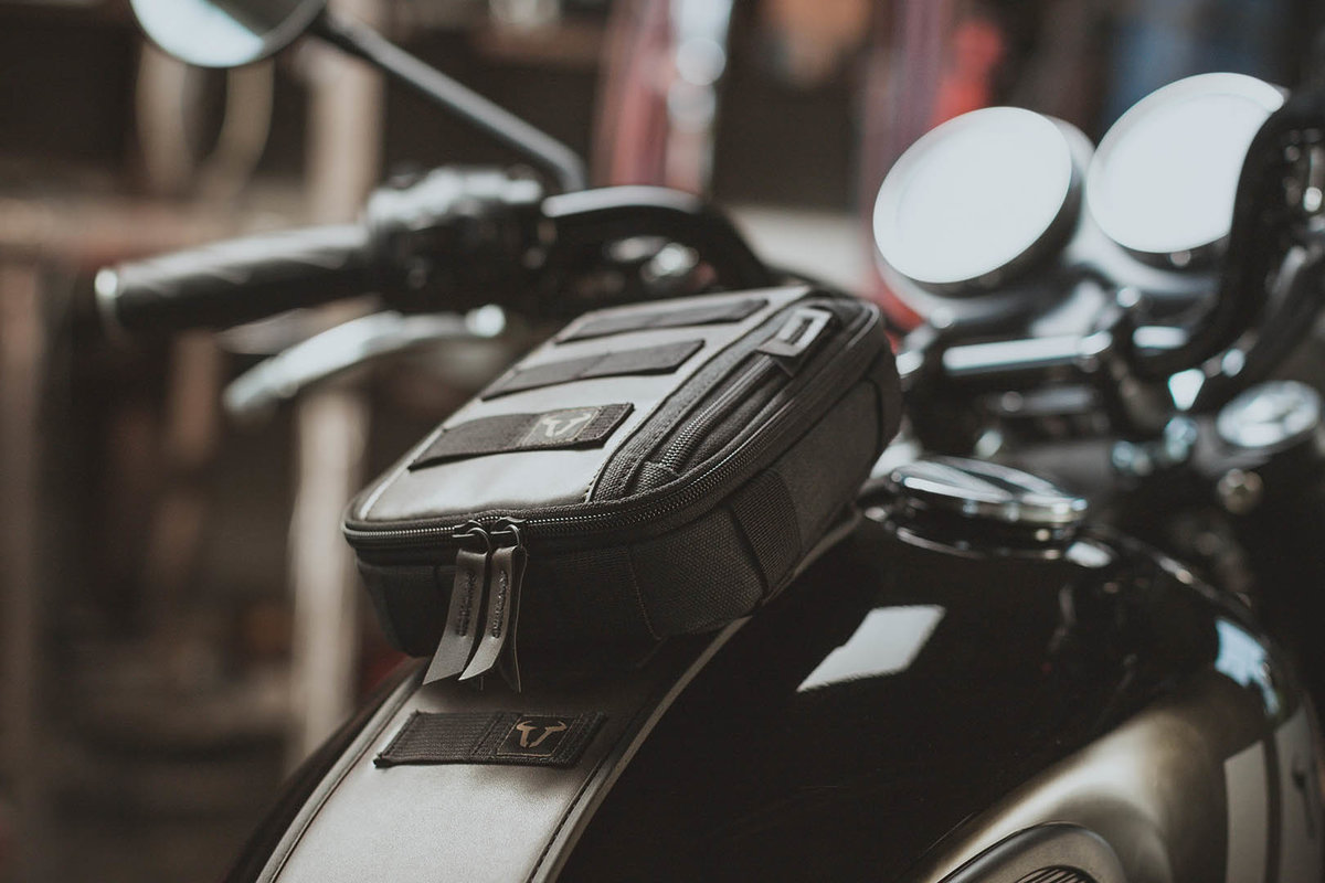 Sangles de Réservoir SW-Motech pour Bonneville T120 (15-24) BC.TRS.11.667.10000