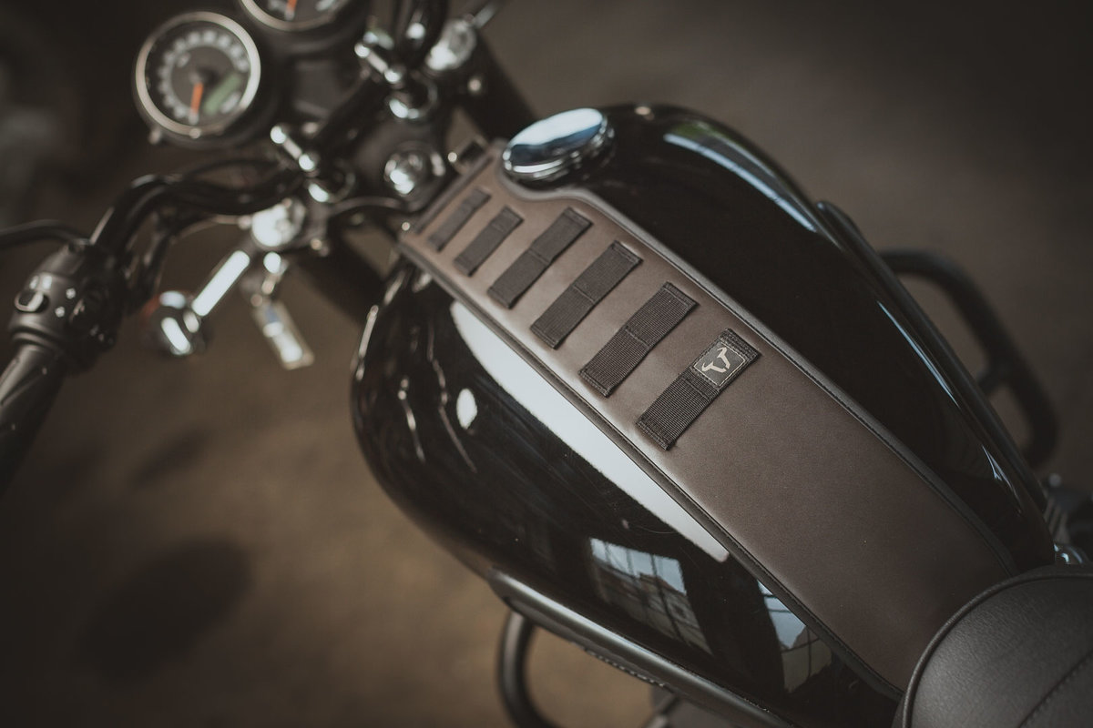 Sangles de Réservoir SW-Motech pour Street Cup/Scrambler/Twin (16-20) BC.TRS.11.667.10000